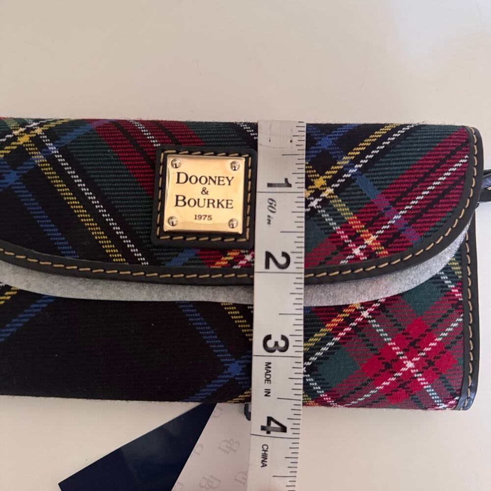 ❌SOLD❌ Dooney & Bourke Continental Clutch Wallet in Tartan Plaid New in Box - Picture 4 of 7